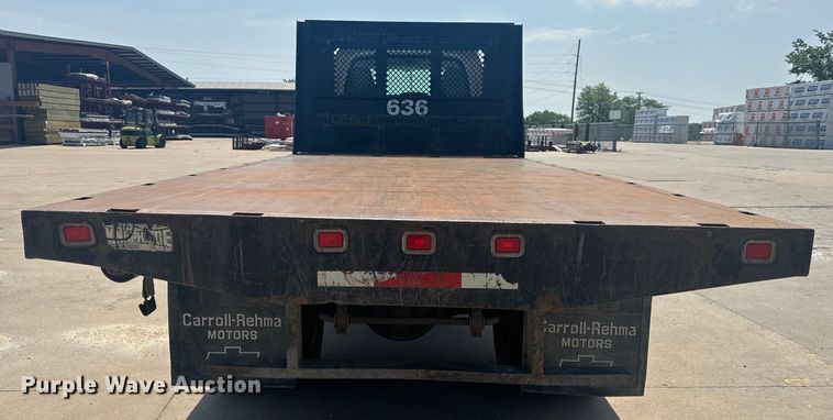 image for item EH6833 2007 Chevrolet  C7500 flatbed truck