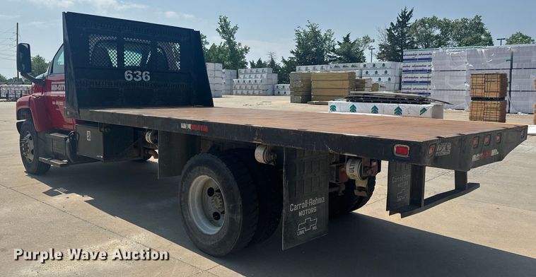 image for item EH6833 2007 Chevrolet  C7500 flatbed truck