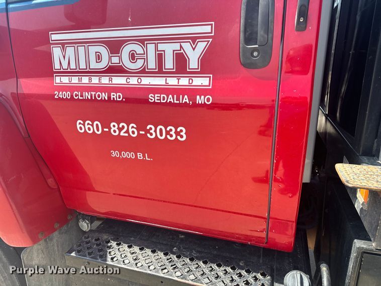 image for item EH6833 2007 Chevrolet  C7500 flatbed truck