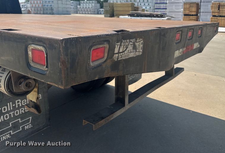 image for item EH6833 2007 Chevrolet  C7500 flatbed truck