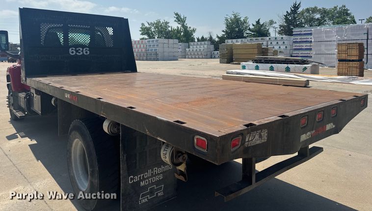 image for item EH6833 2007 Chevrolet  C7500 flatbed truck