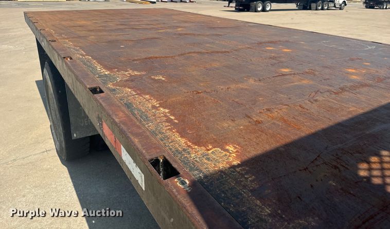image for item EH6833 2007 Chevrolet  C7500 flatbed truck