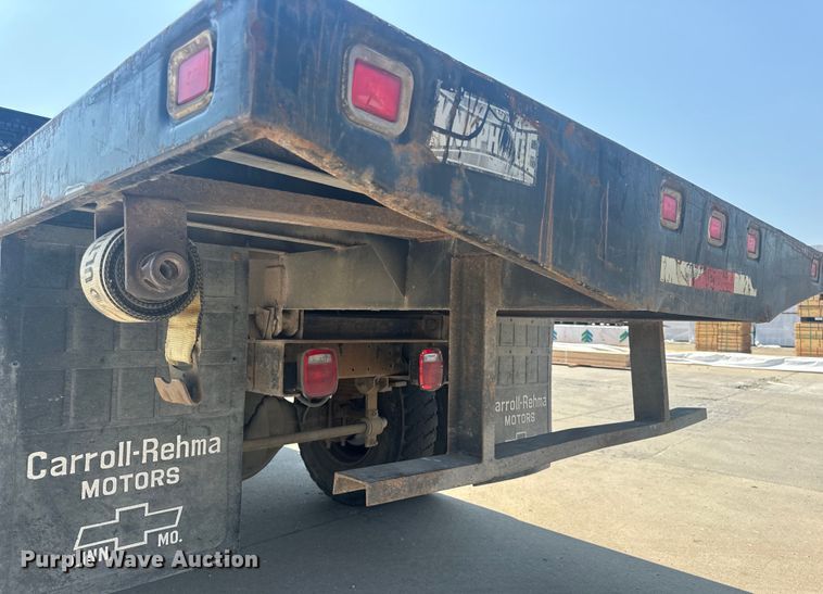 image for item EH6833 2007 Chevrolet  C7500 flatbed truck