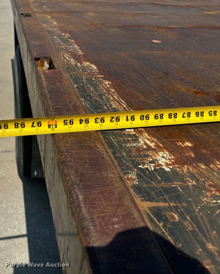 image for item EH6833 2007 Chevrolet  C7500 flatbed truck