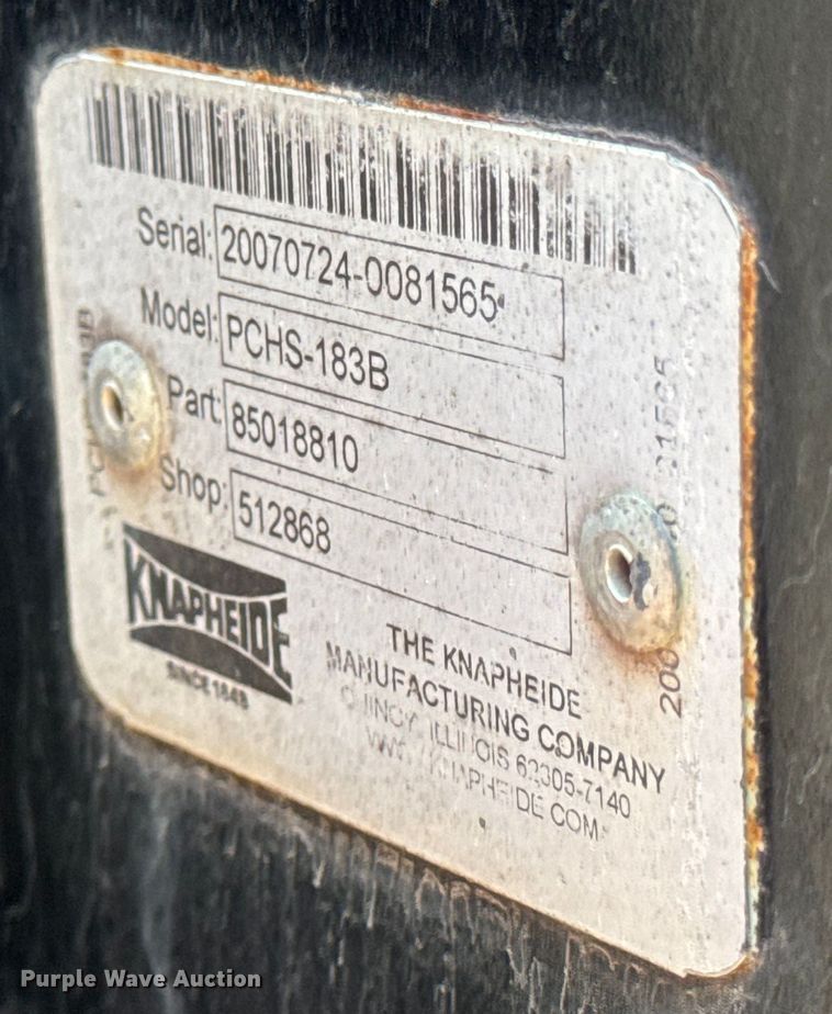 image for item EH6833 2007 Chevrolet  C7500 flatbed truck