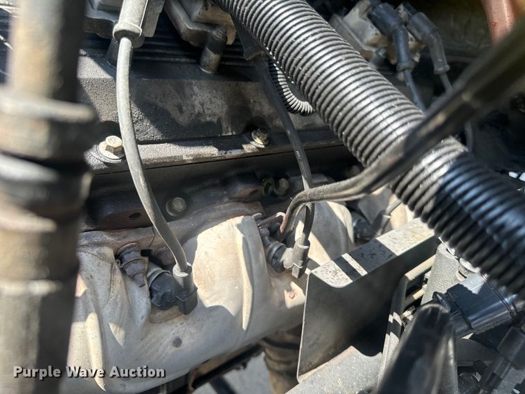 image for item EH6833 2007 Chevrolet  C7500 flatbed truck