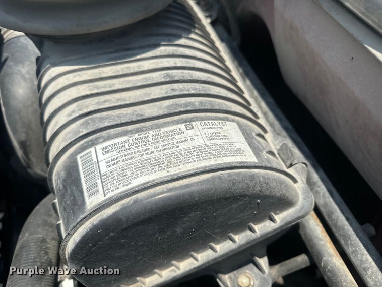 image for item EH6833 2007 Chevrolet  C7500 flatbed truck