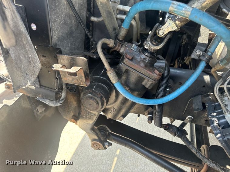 image for item EH6833 2007 Chevrolet  C7500 flatbed truck