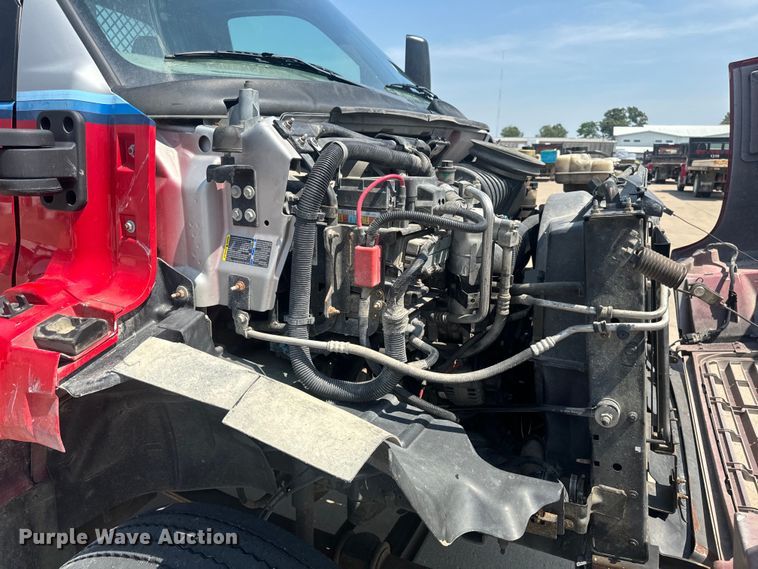 image for item EH6833 2007 Chevrolet  C7500 flatbed truck