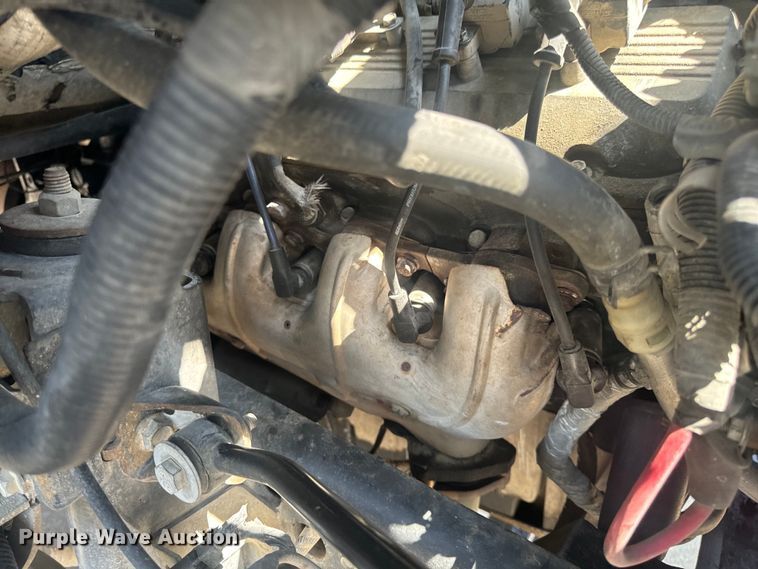 image for item EH6833 2007 Chevrolet  C7500 flatbed truck