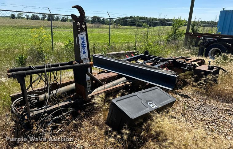 image for item EH6867 Galbreath RightHook Hook lift bed