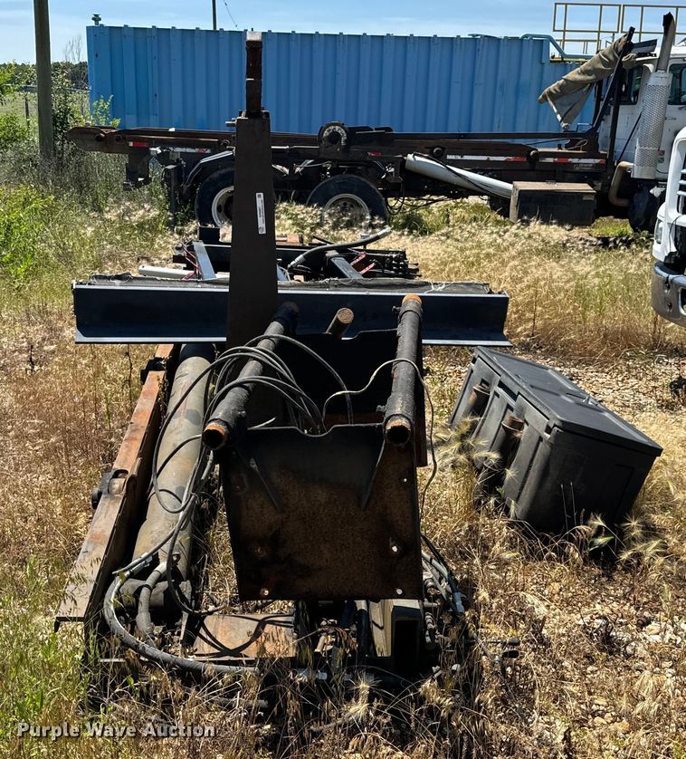 image for item EH6867 Galbreath RightHook Hook lift bed