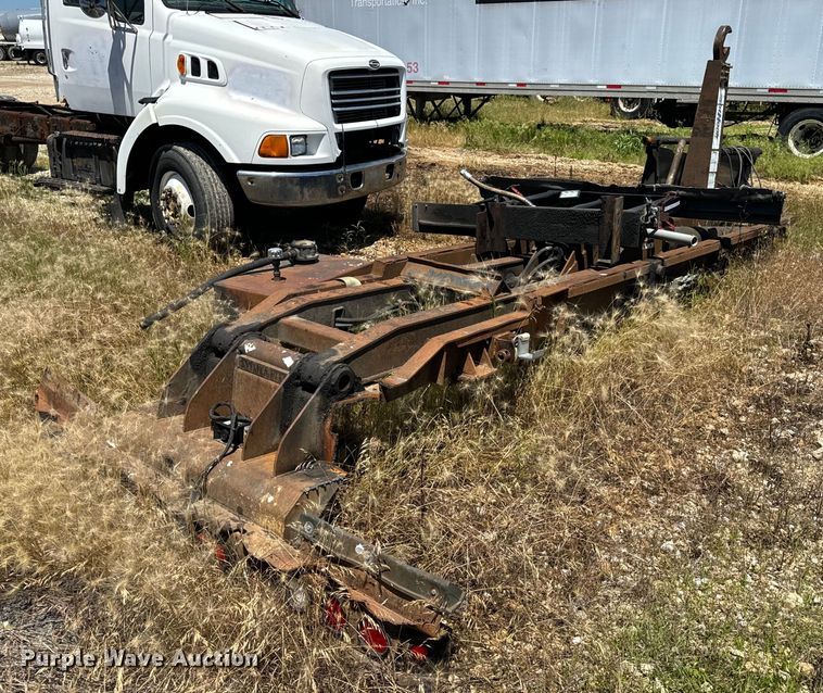 image for item EH6867 Galbreath RightHook Hook lift bed