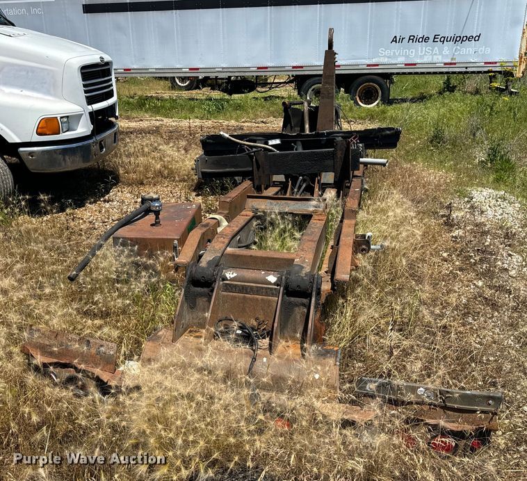 image for item EH6867 Galbreath RightHook Hook lift bed