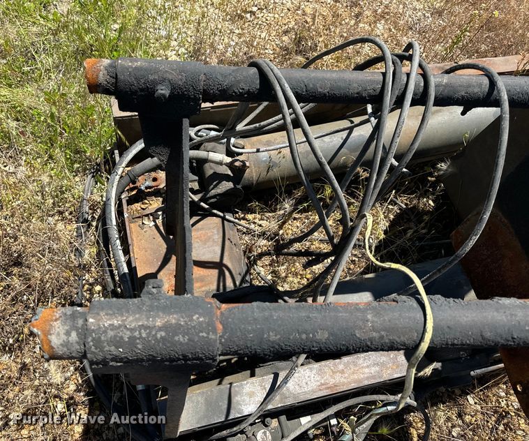 image for item EH6867 Galbreath RightHook Hook lift bed