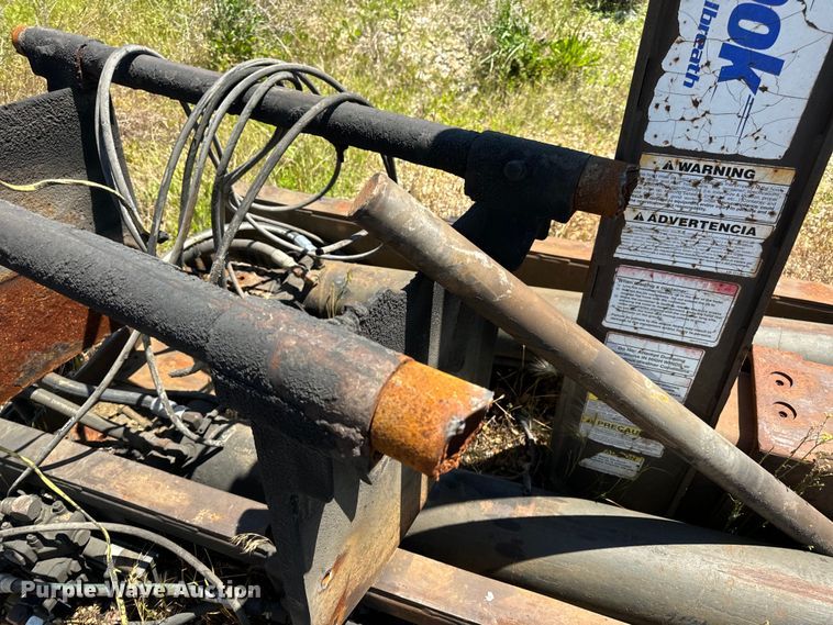 image for item EH6867 Galbreath RightHook Hook lift bed