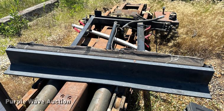 image for item EH6867 Galbreath RightHook Hook lift bed