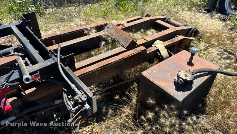 image for item EH6867 Galbreath RightHook Hook lift bed