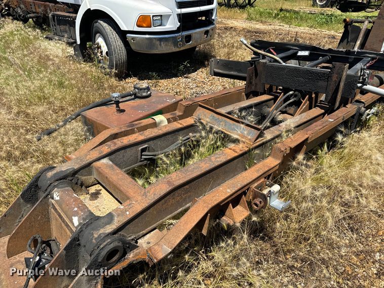 image for item EH6867 Galbreath RightHook Hook lift bed