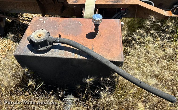 image for item EH6867 Galbreath RightHook Hook lift bed