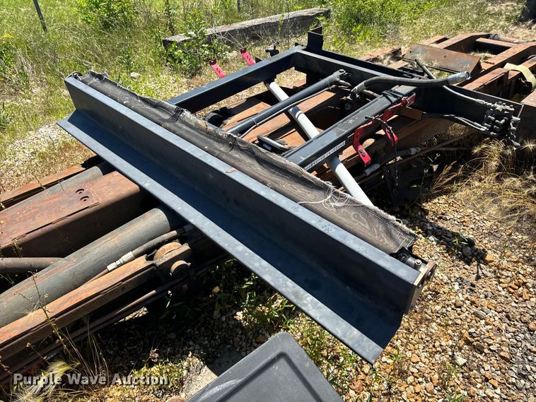 image for item EH6867 Galbreath RightHook Hook lift bed