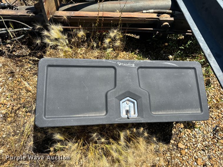 image for item EH6867 Galbreath RightHook Hook lift bed