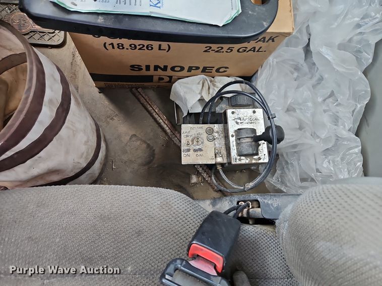 image for item EI3886 2016 Kenworth  T880 semi truck