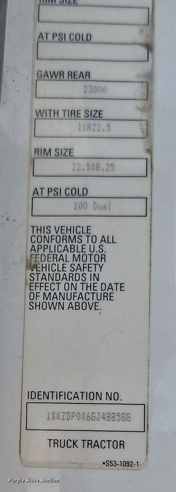 image for item EI3886 2016 Kenworth  T880 semi truck