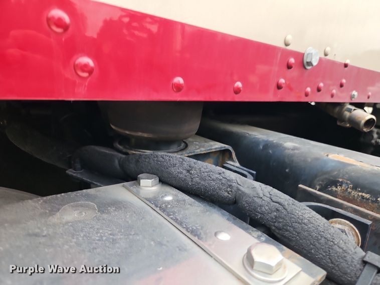 image for item EI3887 2016 Kenworth T800 semi truck