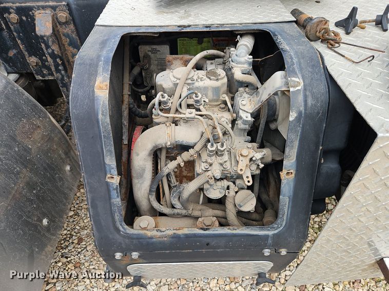 image for item EI3887 2016 Kenworth T800 semi truck