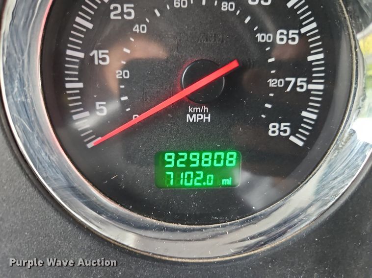 image for item EI3887 2016 Kenworth T800 semi truck