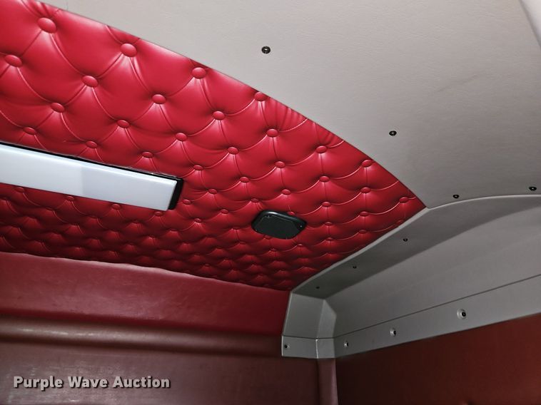 image for item EI3887 2016 Kenworth T800 semi truck