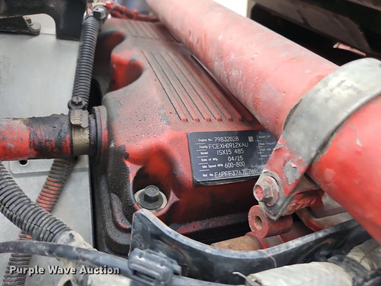 image for item EI3887 2016 Kenworth T800 semi truck