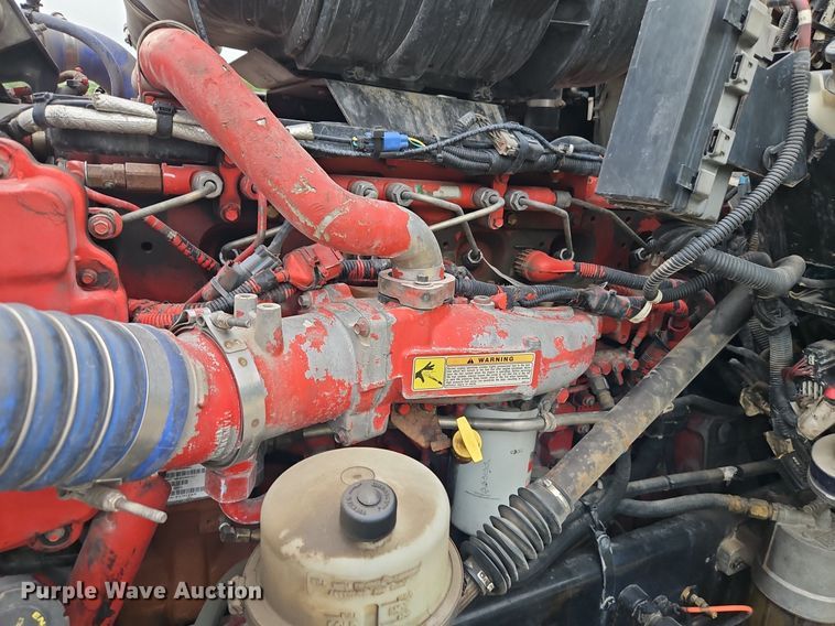 image for item EI3887 2016 Kenworth T800 semi truck