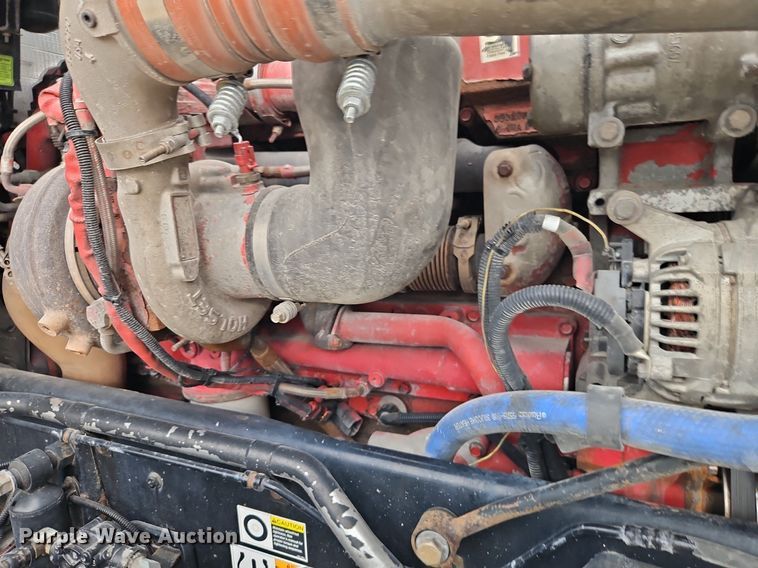 image for item EI3887 2016 Kenworth T800 semi truck