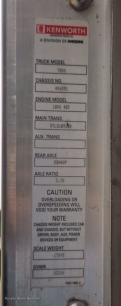 image for item EI3887 2016 Kenworth T800 semi truck