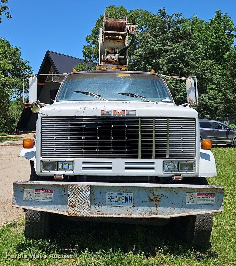 image for item EI3891 1990 GMC Top Kick 7000 crane truck