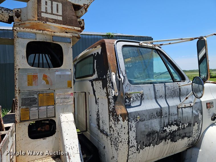 image for item EI3891 1990 GMC Top Kick 7000 crane truck