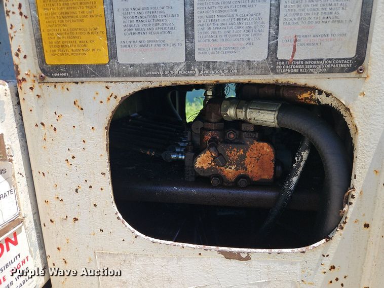 image for item EI3891 1990 GMC Top Kick 7000 crane truck