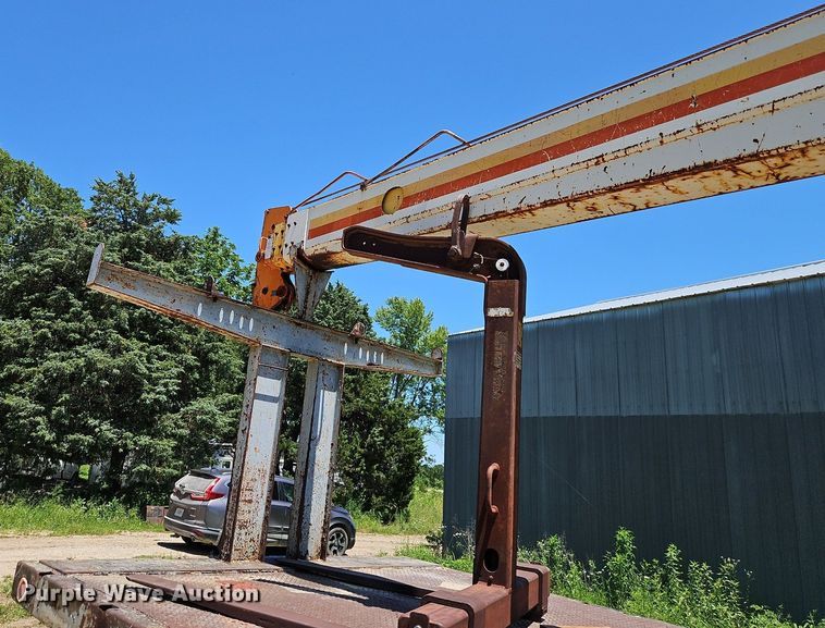 image for item EI3891 1990 GMC Top Kick 7000 crane truck