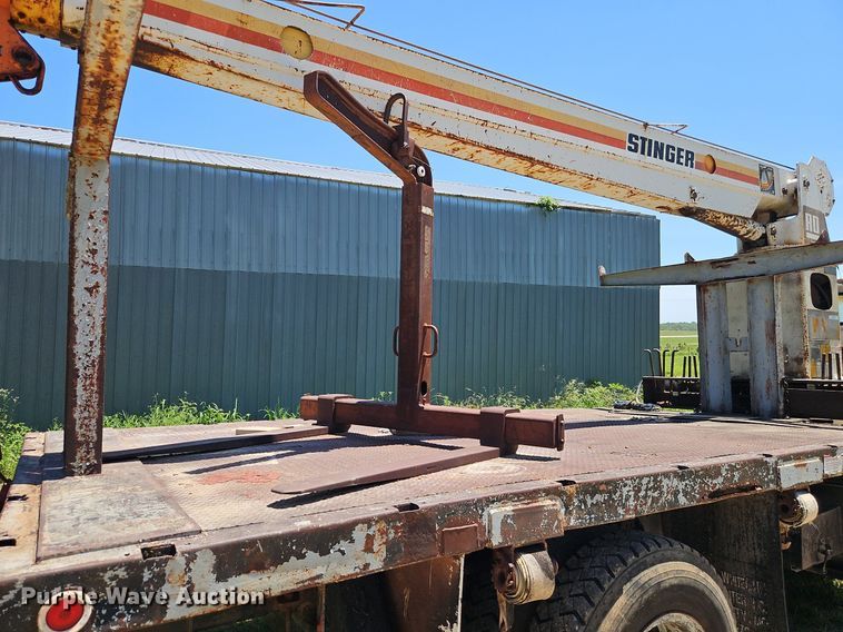 image for item EI3891 1990 GMC Top Kick 7000 crane truck