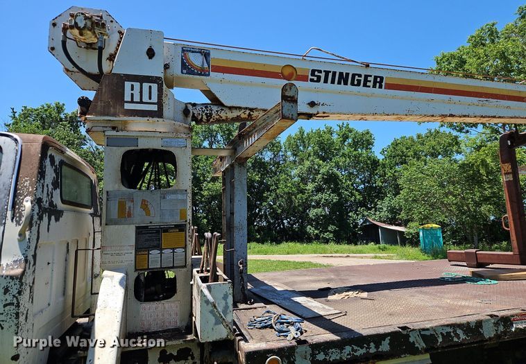 image for item EI3891 1990 GMC Top Kick 7000 crane truck