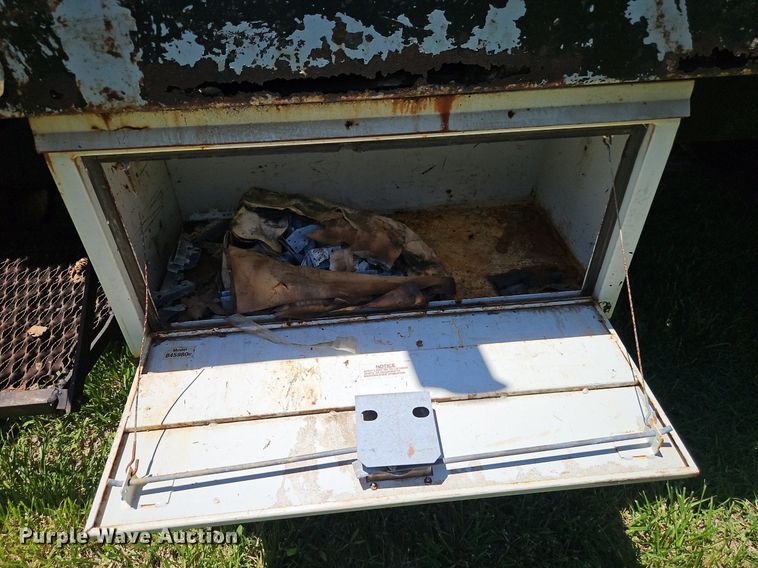 image for item EI3891 1990 GMC Top Kick 7000 crane truck