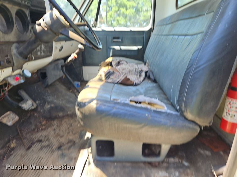 image for item EI3891 1990 GMC Top Kick 7000 crane truck