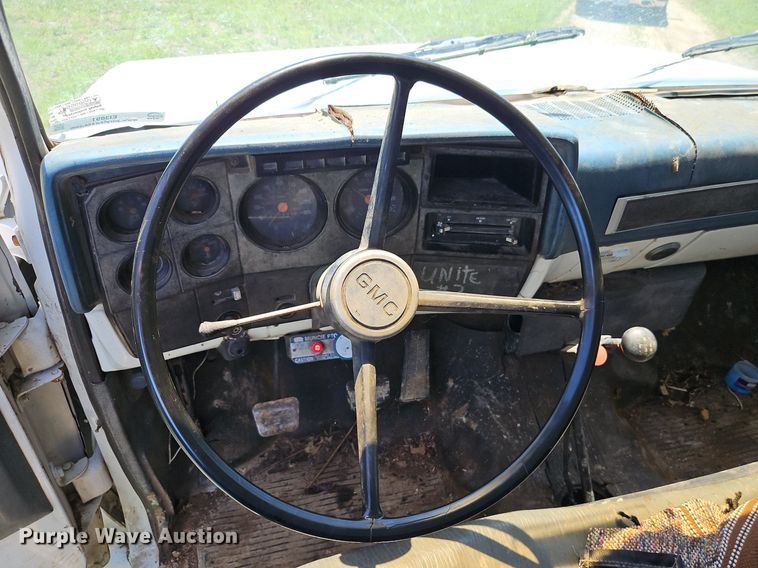 image for item EI3891 1990 GMC Top Kick 7000 crane truck