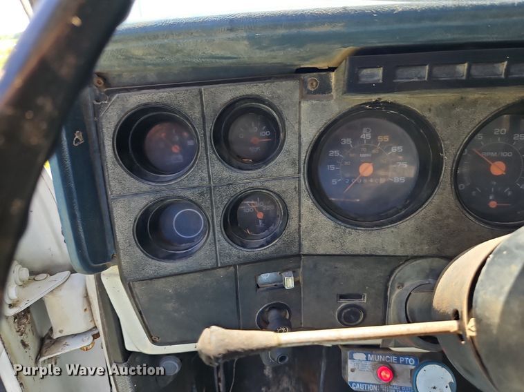 image for item EI3891 1990 GMC Top Kick 7000 crane truck