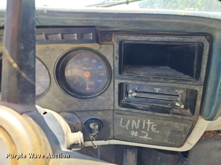 image for item EI3891 1990 GMC Top Kick 7000 crane truck