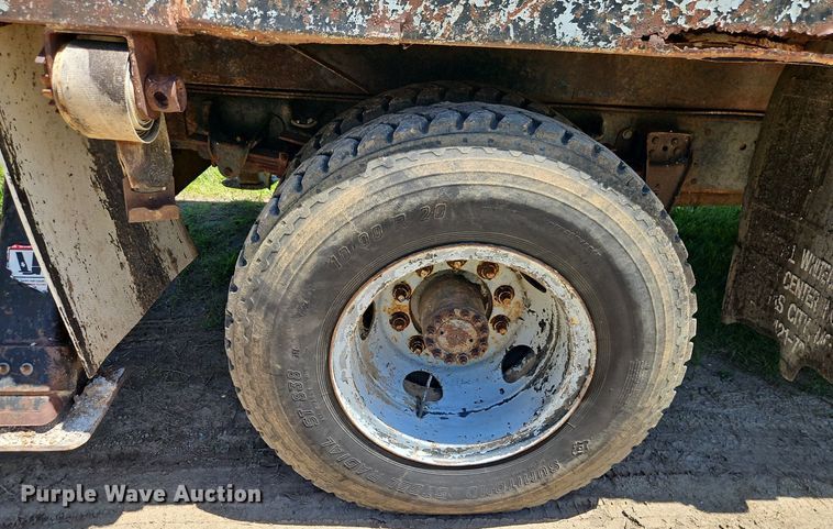 image for item EI3891 1990 GMC Top Kick 7000 crane truck