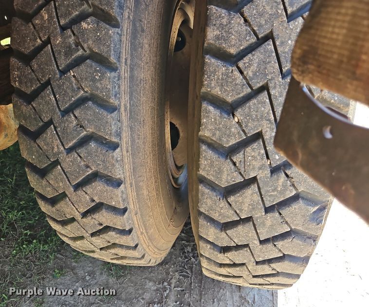 image for item EI3891 1990 GMC Top Kick 7000 crane truck