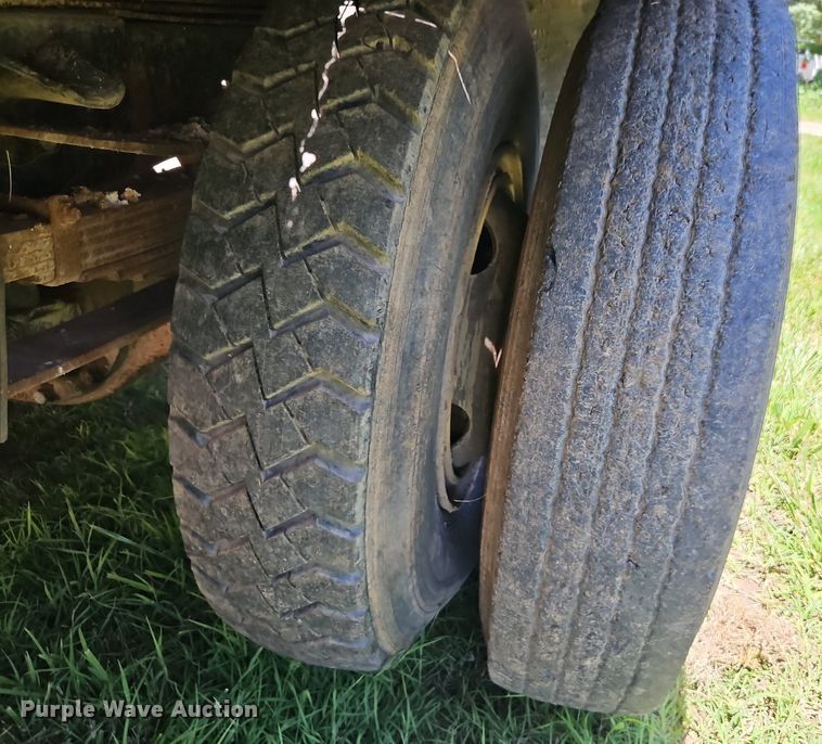 image for item EI3891 1990 GMC Top Kick 7000 crane truck